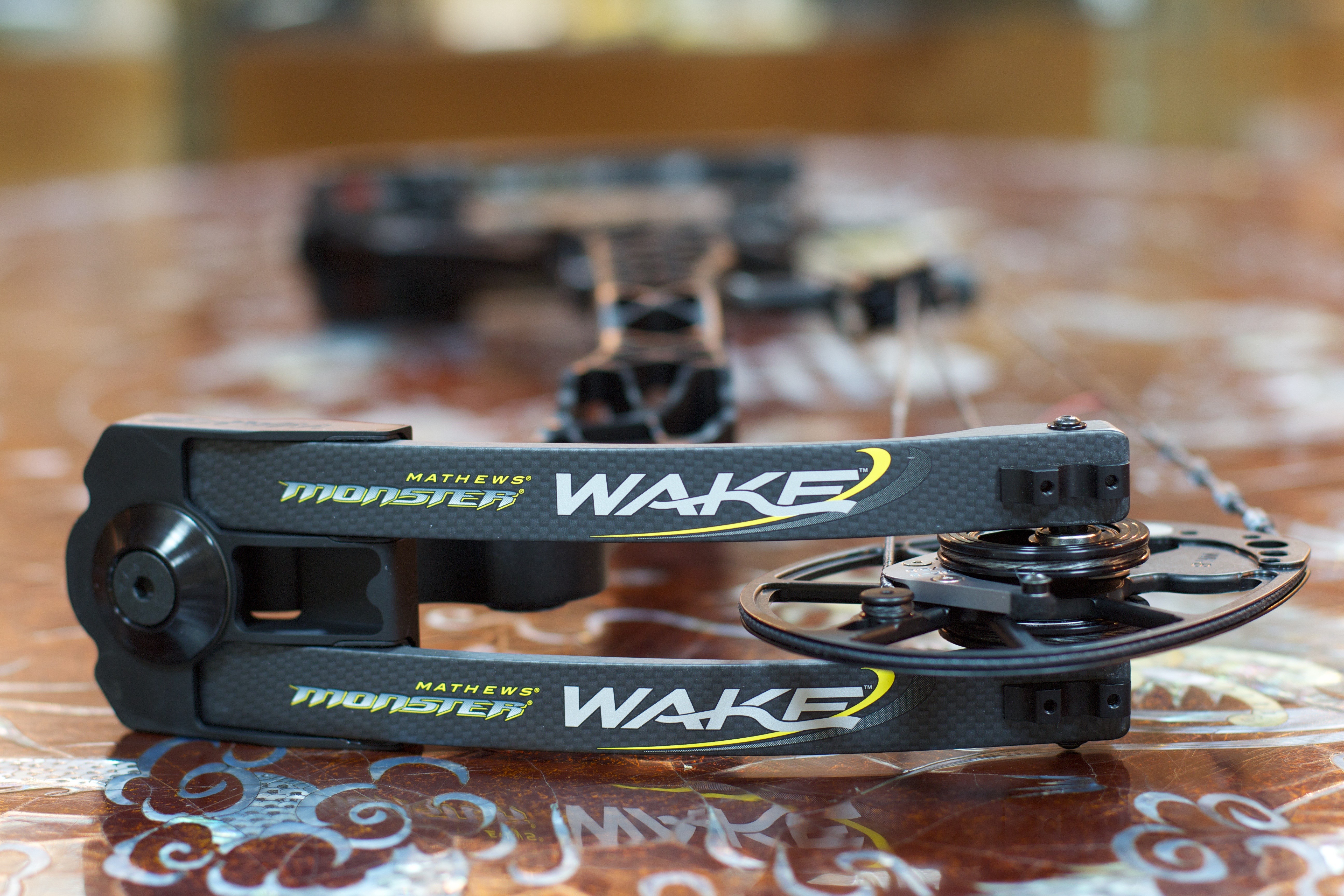 Плечи Mathews Monster Wake